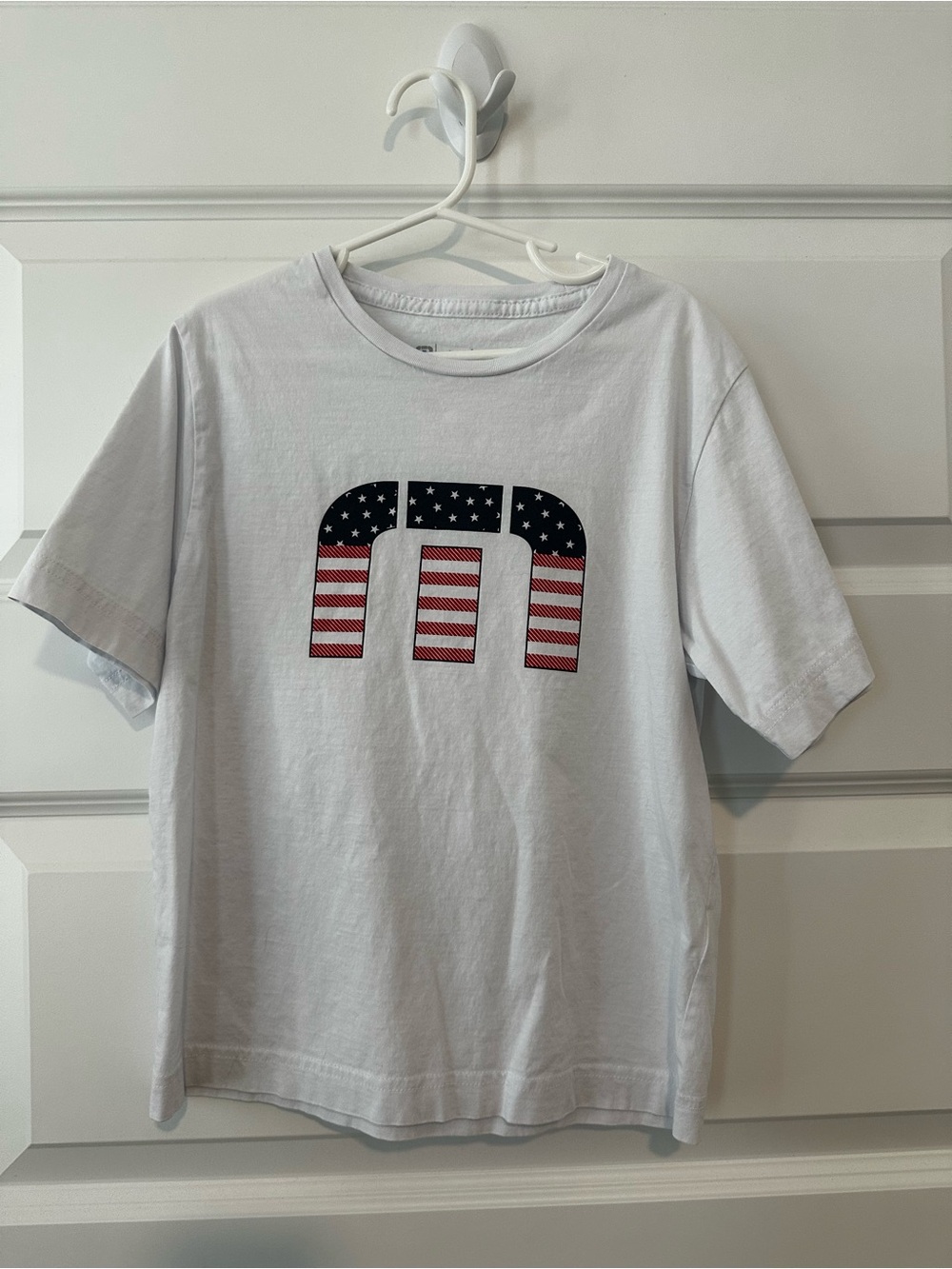 Travis Mathew White Short-Sleeve Tee with American Flag M Graphic